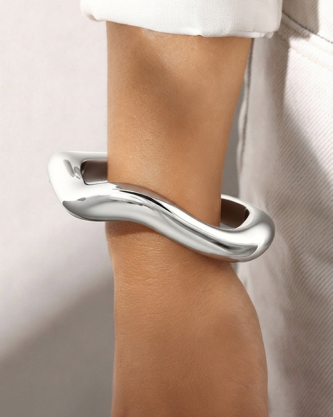 Aloveta™ Mirror Polished Open Wide Cuff Acrylic Resin Bangle