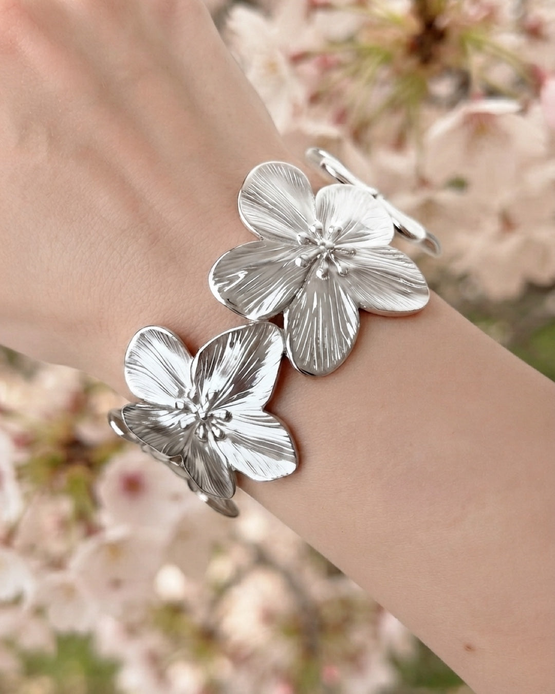 Aloveta™ Mirror Polished Open Wide Cuff Acrylic Resin Bangle