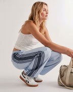 Vyla™ Hudson Canyon Side Printed Pull-On Pants