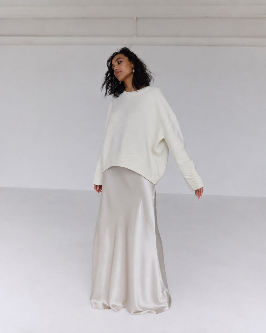 Vyla™ Oversized Crew Neck Knit Pullover Sweater
