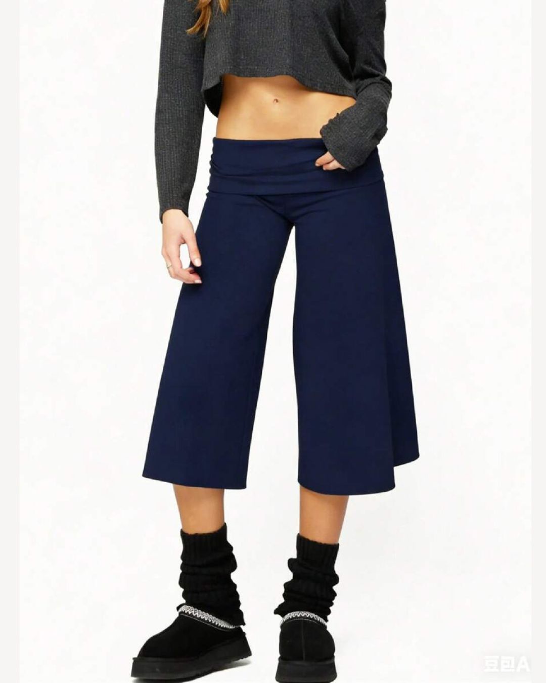 Vyla™ Fold-Over Waist Wide Leg Capris