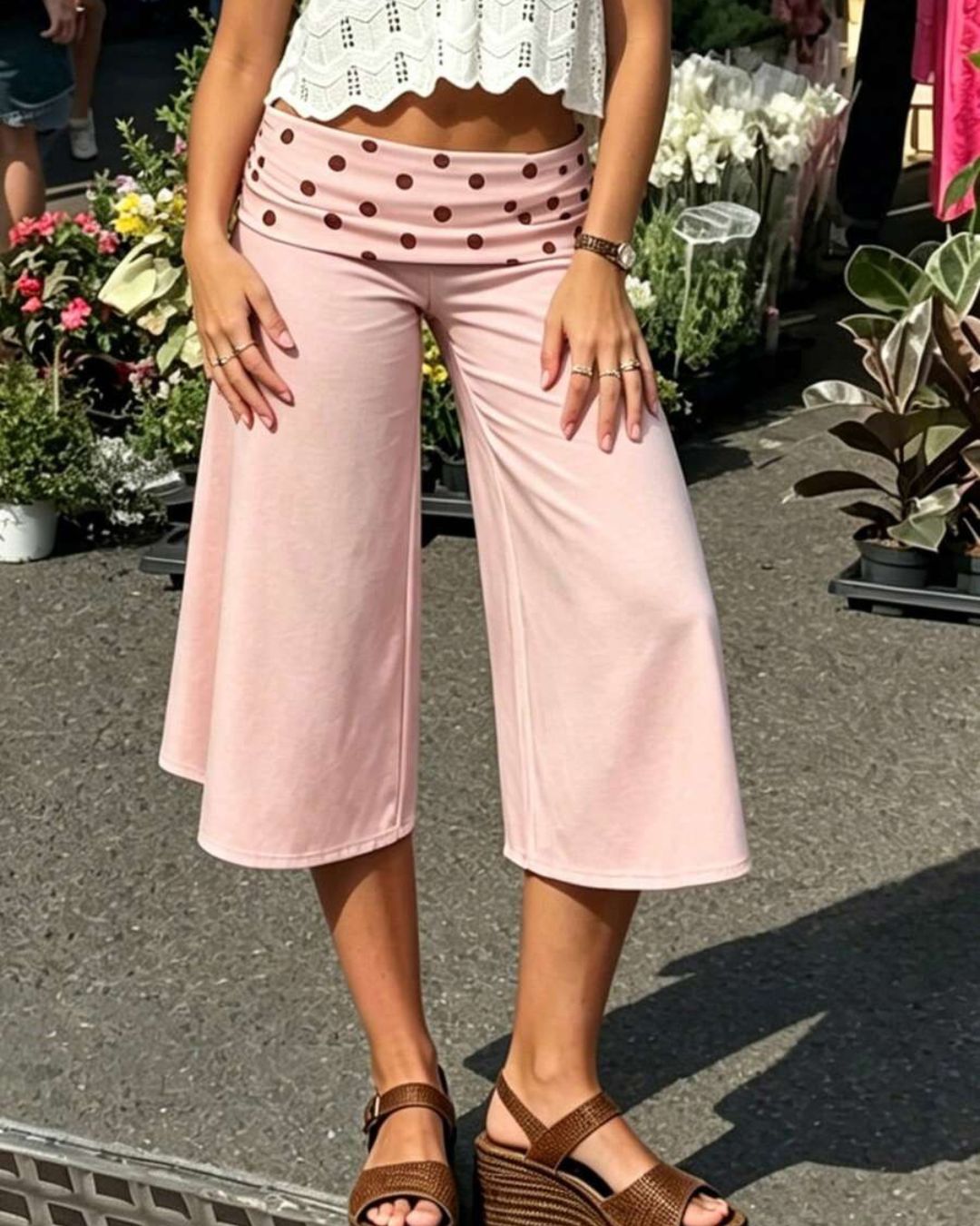 Vyla™ Contrast Fold-Over Waist Wide Leg Capri Pants