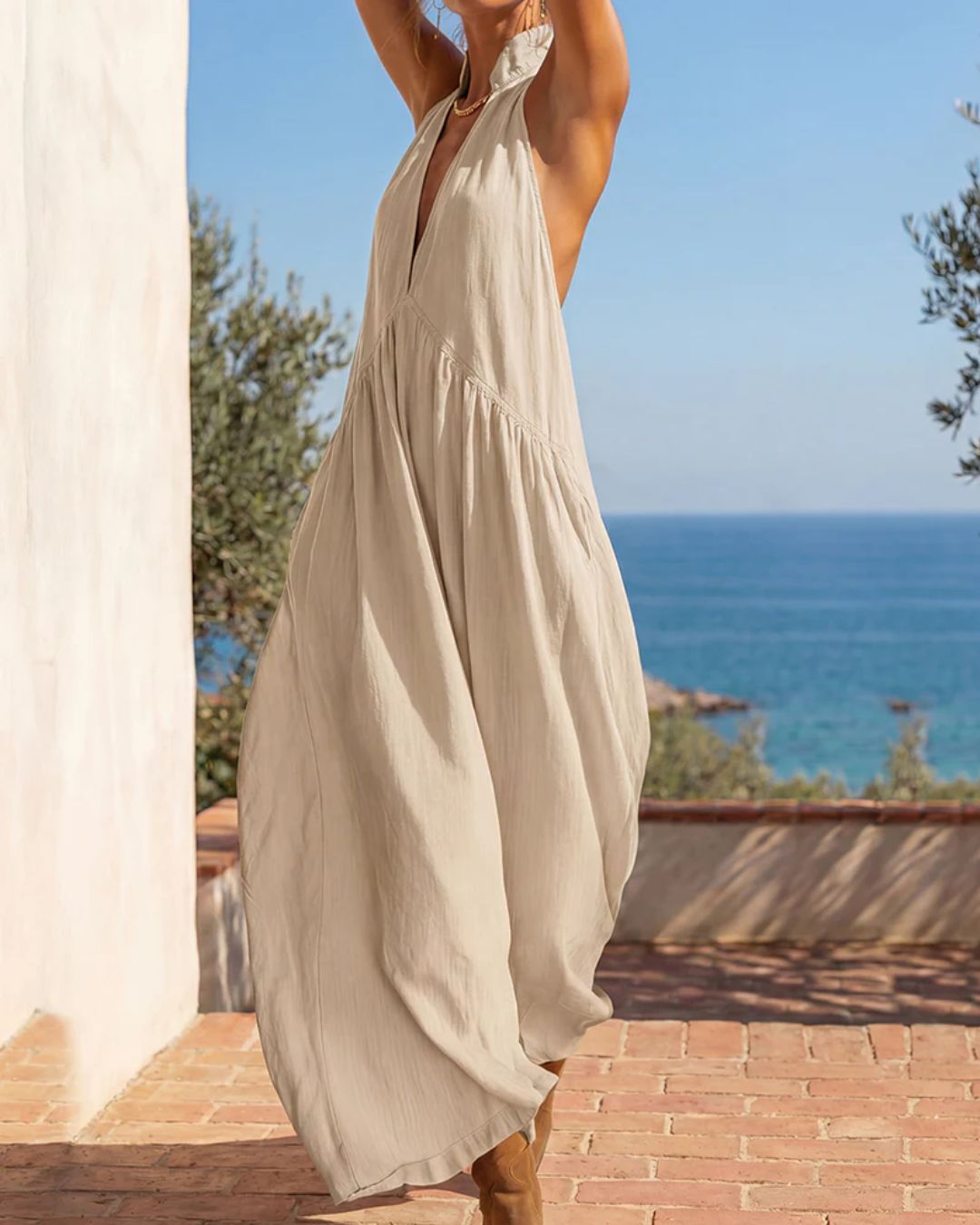 Vyla™ Sculpting Flowy Halter Maxi Dress with Pockets