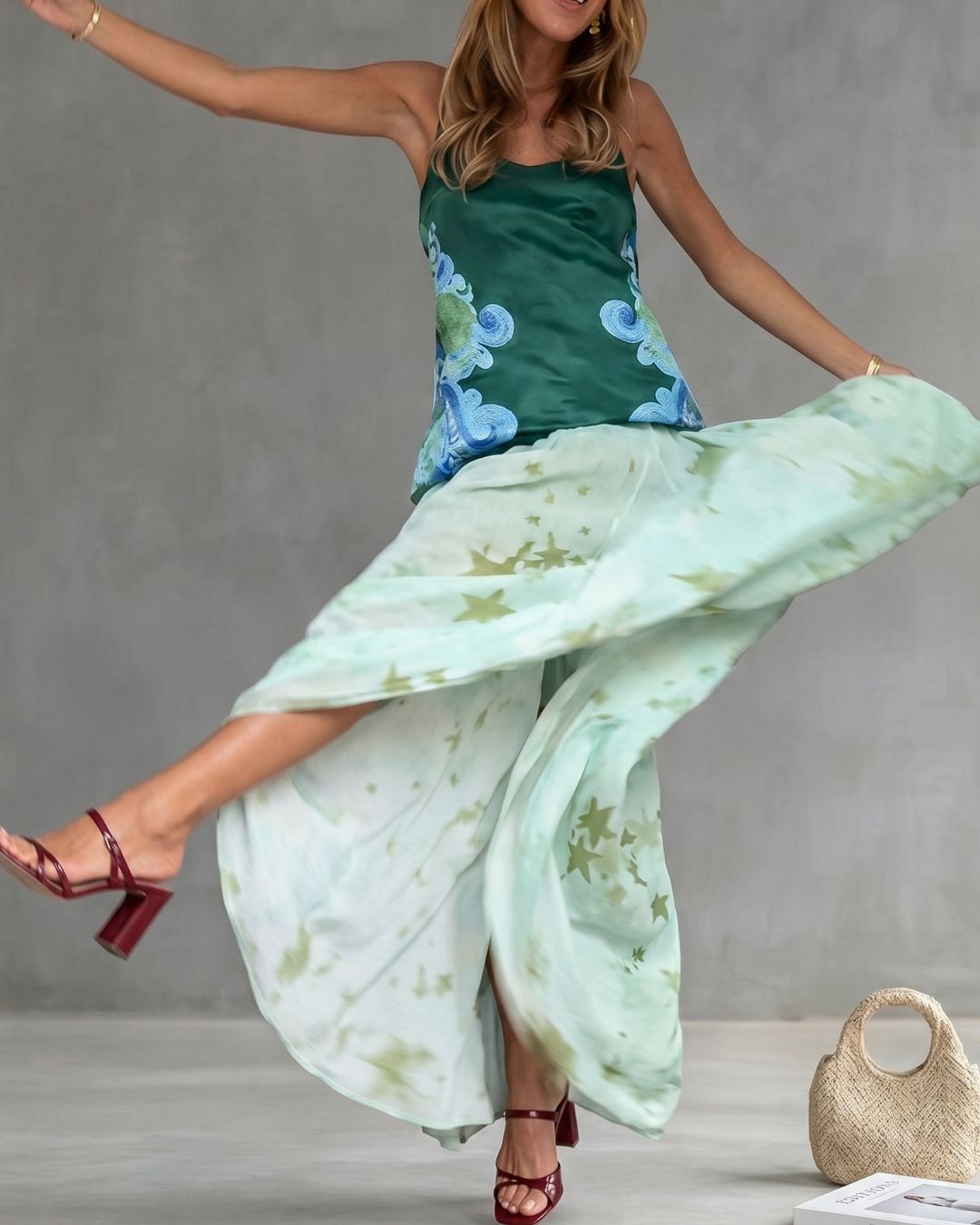 Vyla™ RUNAWAY STAR Floral Maxi Dress