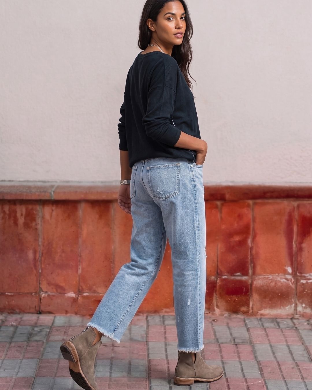 Vyla™ Wash Raw Hem Mid Rise Crop Straight Jeans