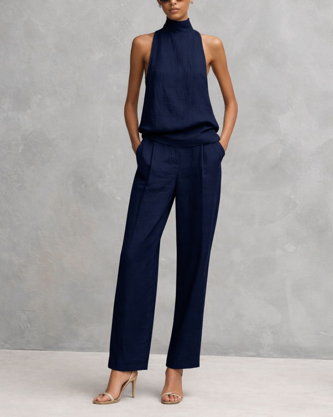 Vyla™ Elegant Round-neck Set